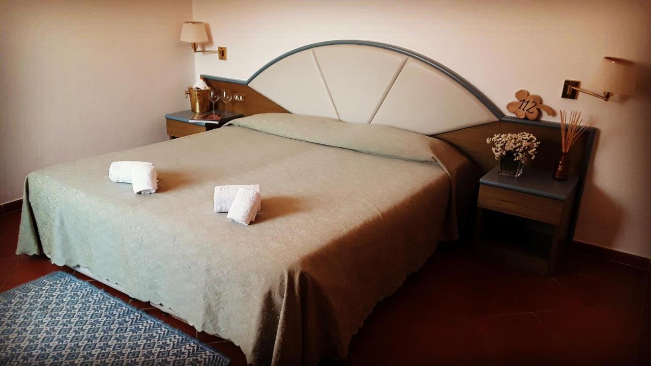 Hotel Pinocchio Arzachena Bagian luar foto
