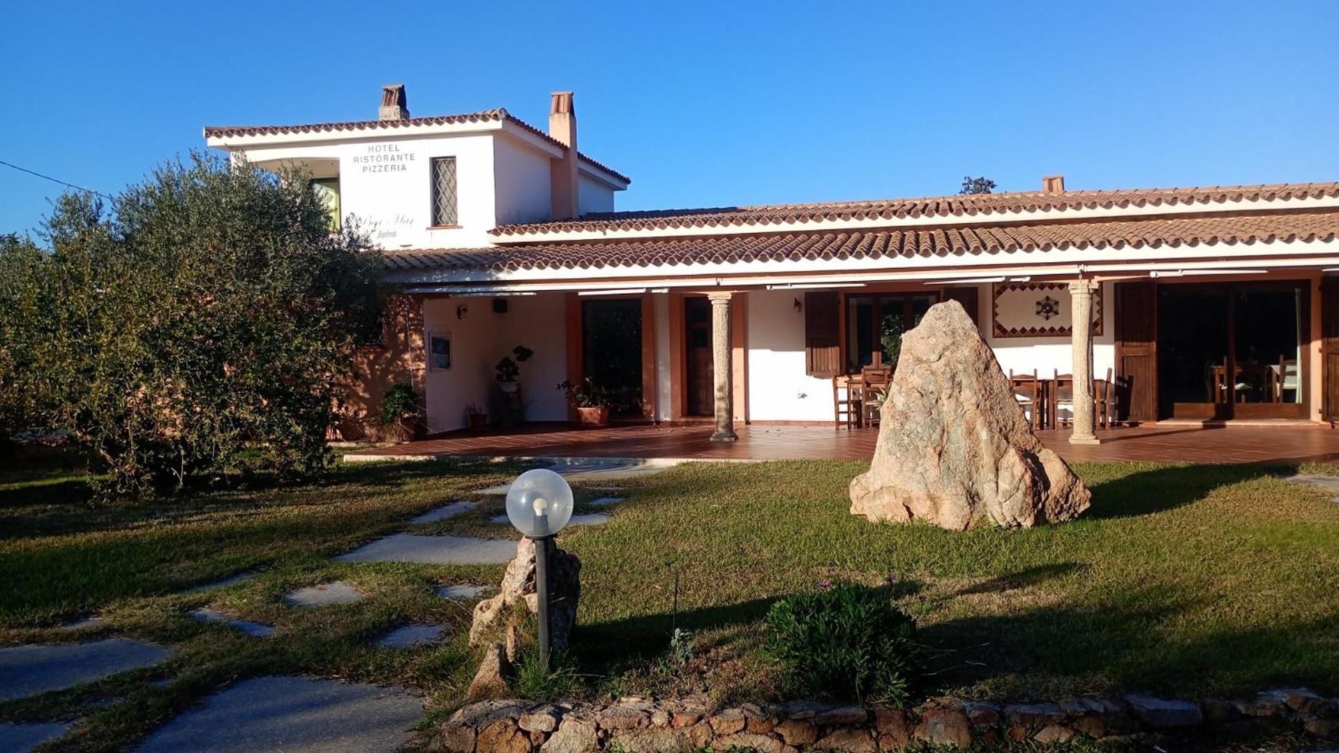 Hotel Pinocchio Arzachena Bagian luar foto